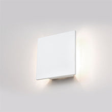 Kép betöltése a galériamegjelenítőbe: Szögletes fali lámpa