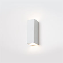 Kép betöltése a galériamegjelenítőbe: Szögletes fali lámpa -függőleges